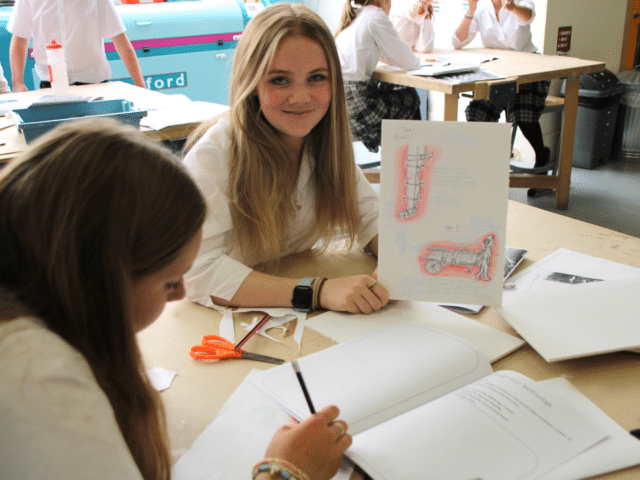 Pupils take part in interdisciplinary learning project.